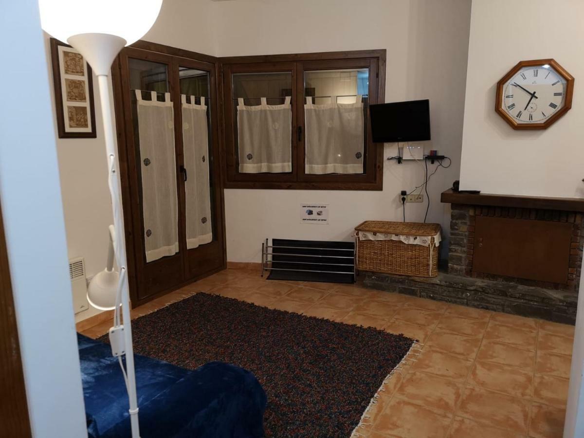 Apartament De La Lali Roni Exterior photo