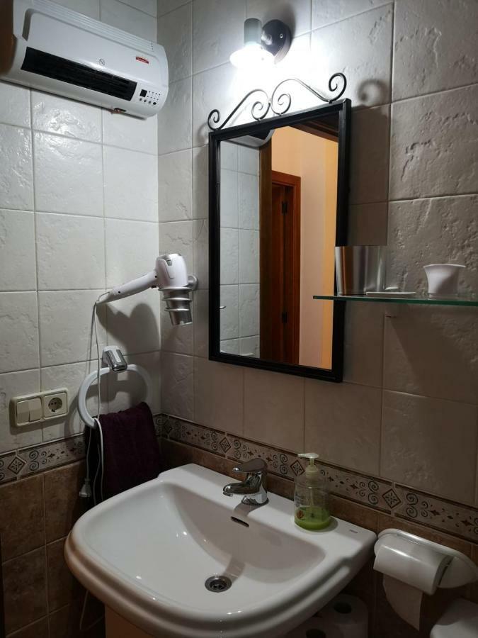 Apartament De La Lali Roni Exterior photo